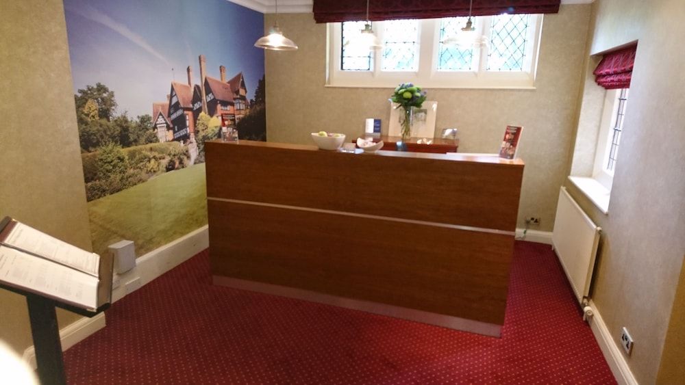 Best Western Plus Grim's Dyke Hotel 2