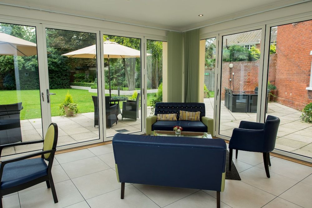 The Stanwell Heathrow 3