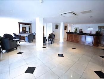 Ramada by Wyndham Warwick Kenilworth 3