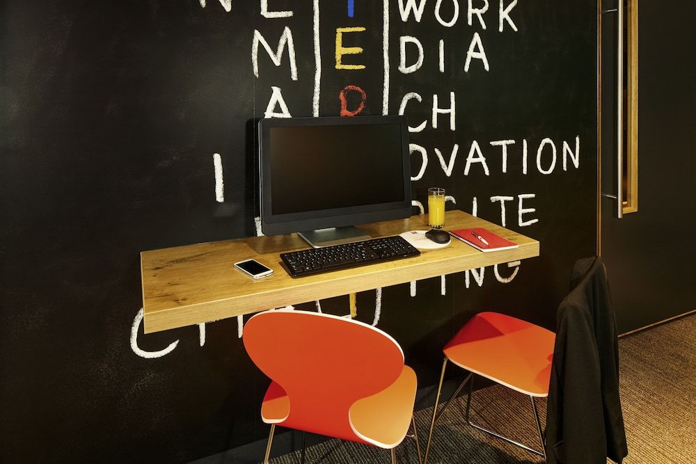 ibis London Thurrock M25 2