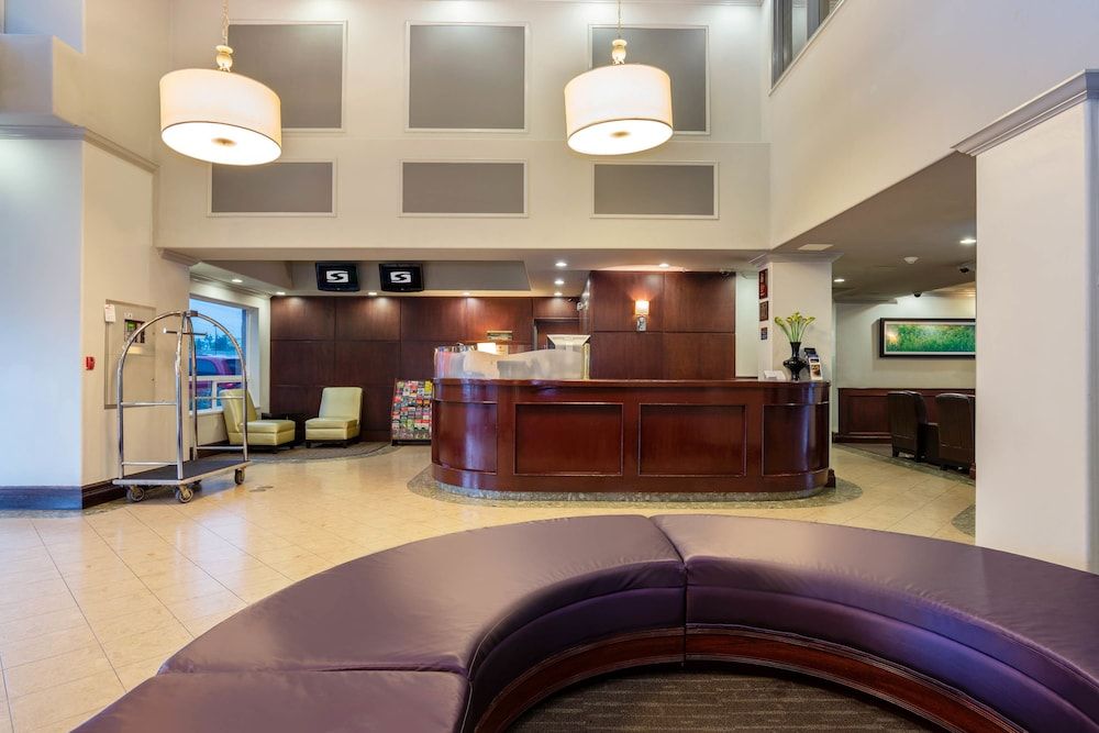 Sandman Hotel Vancouver Airport 1