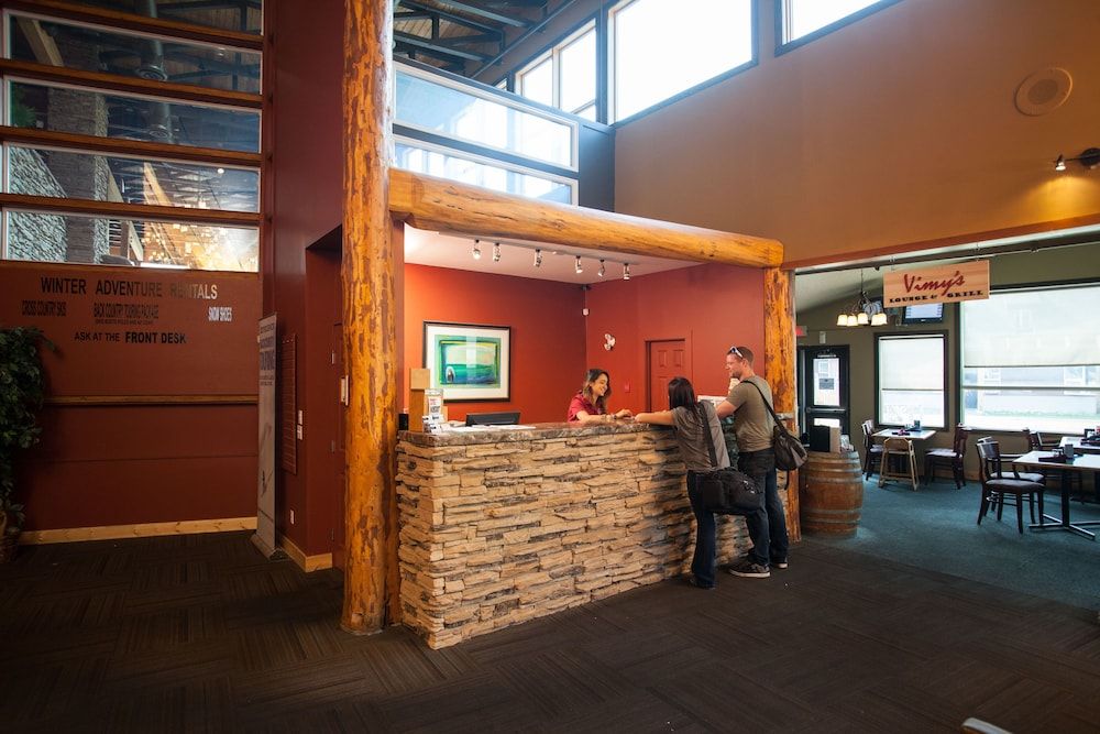 Waterton Lakes Lodge Resort 2