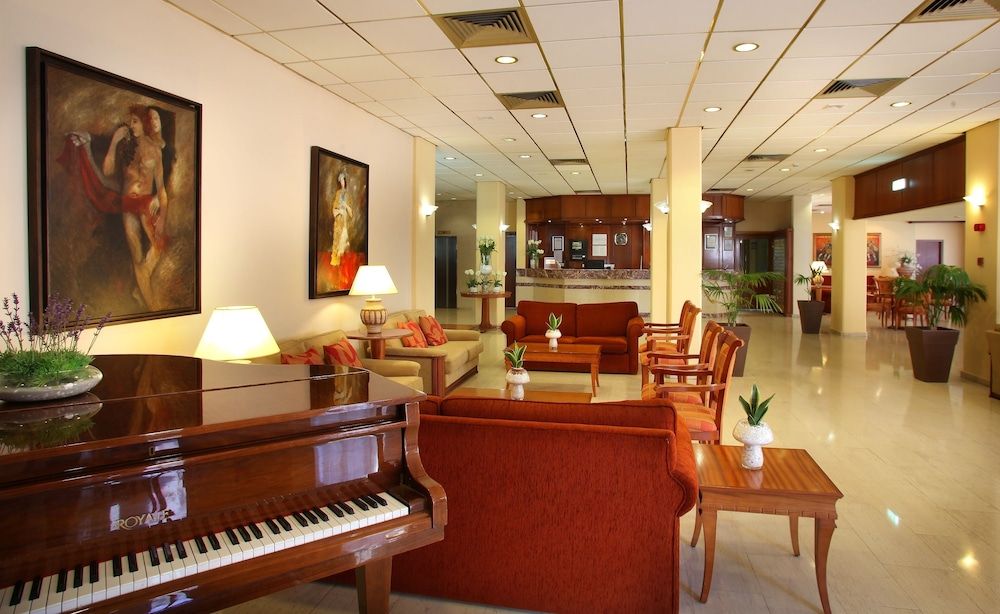 Kapetanios Odysseia 2