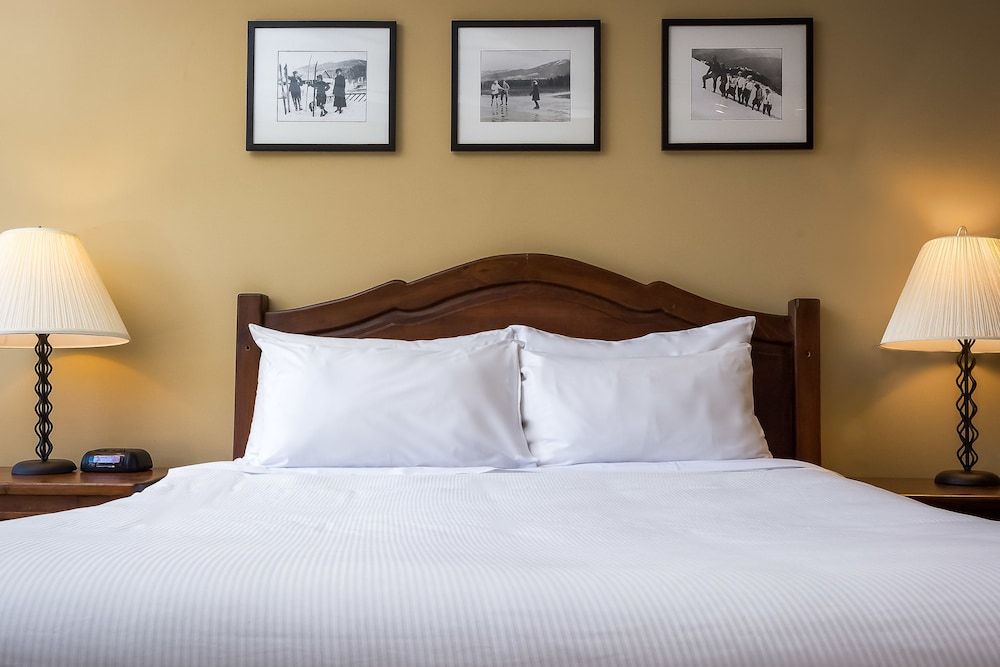 ResortQuest at Whistler Cascade Lodge 3