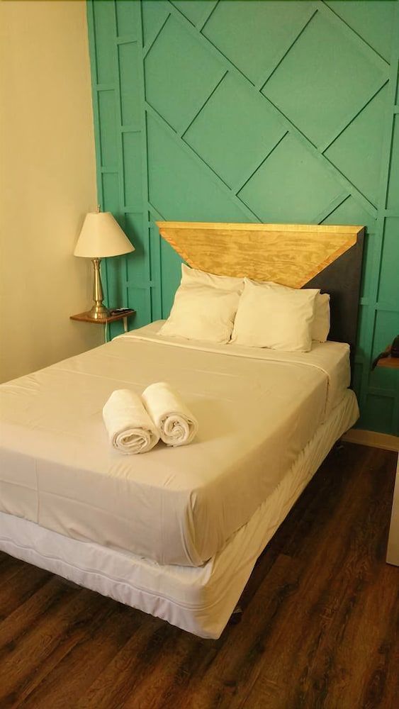 Pembroke Inn 2 Pembroke Inn 2