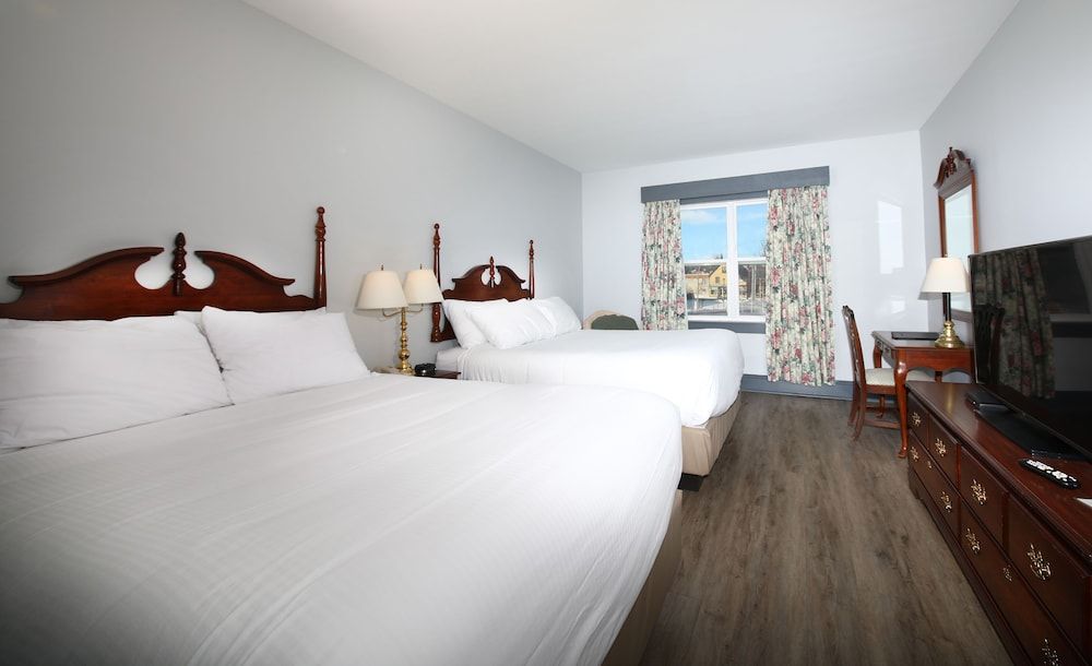 Loyalist Country Inn & Conference Centre 3