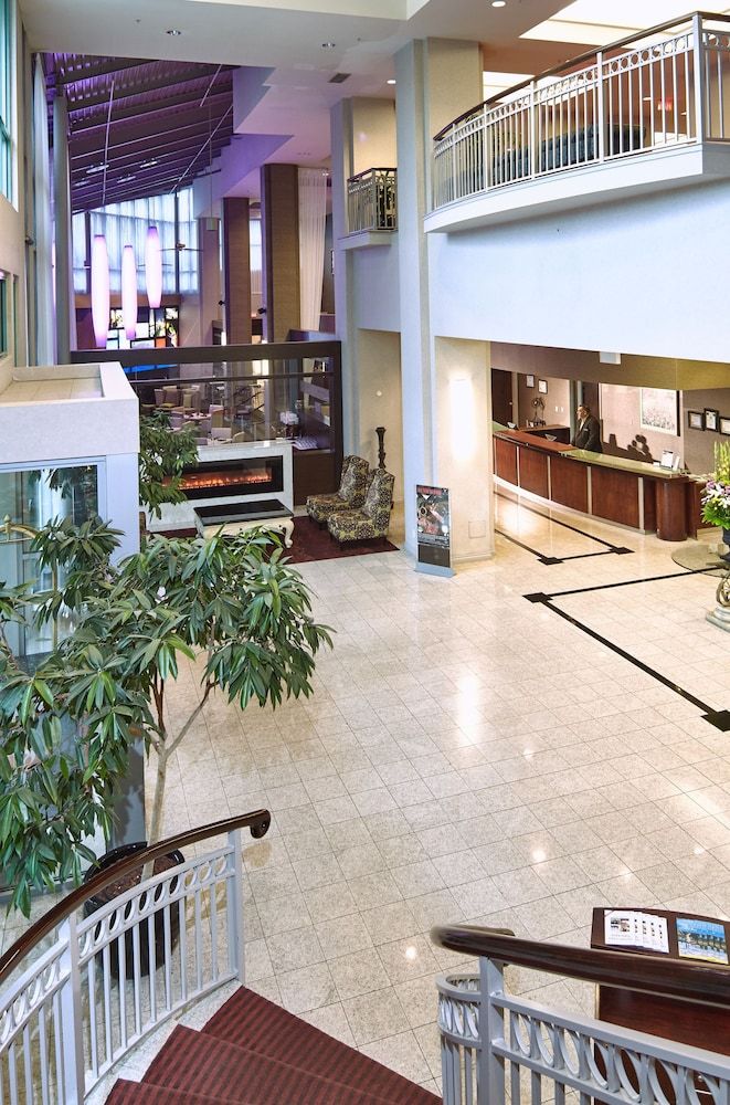 Executive Plaza Hotel & Conference Centre Metro Vancouver 2
