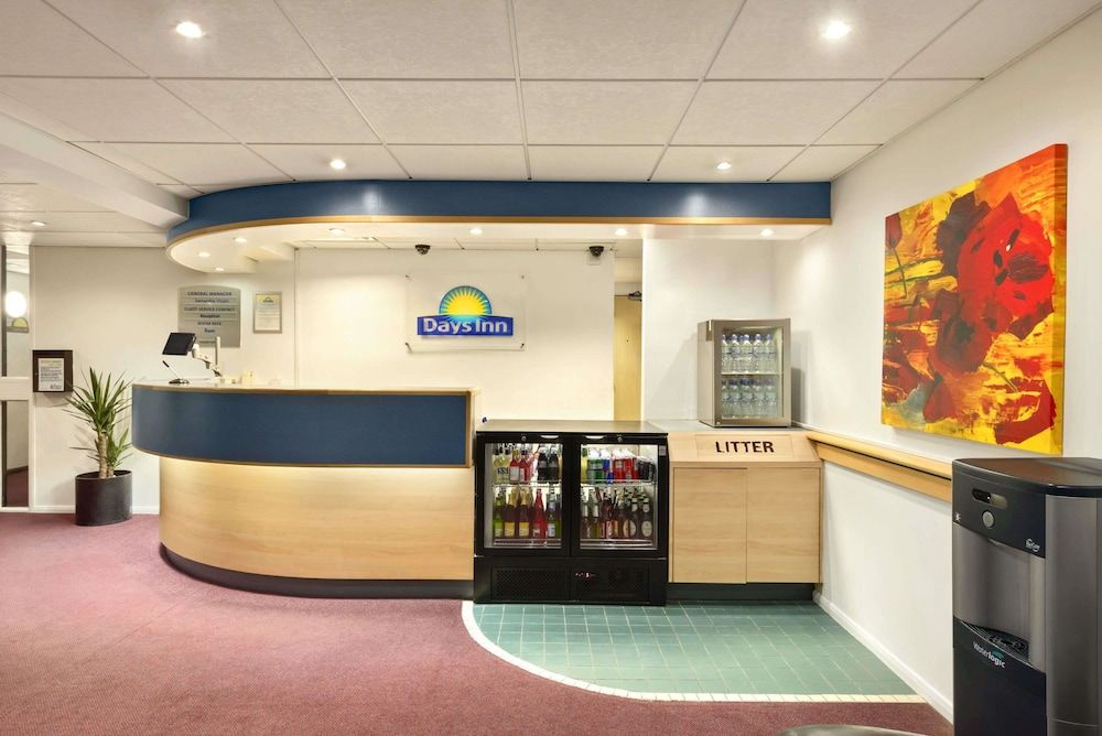 Days Inn by Wyndham Fleet M3 3
