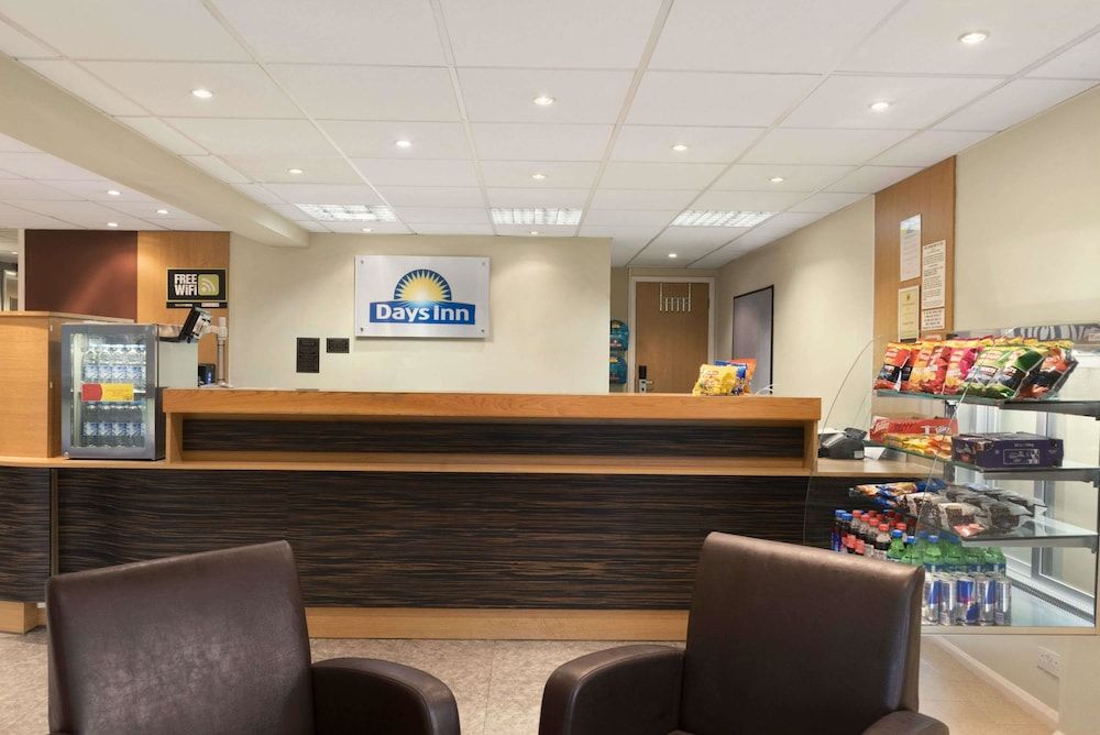 Days Inn by Wyndham Warwick North M40 2
