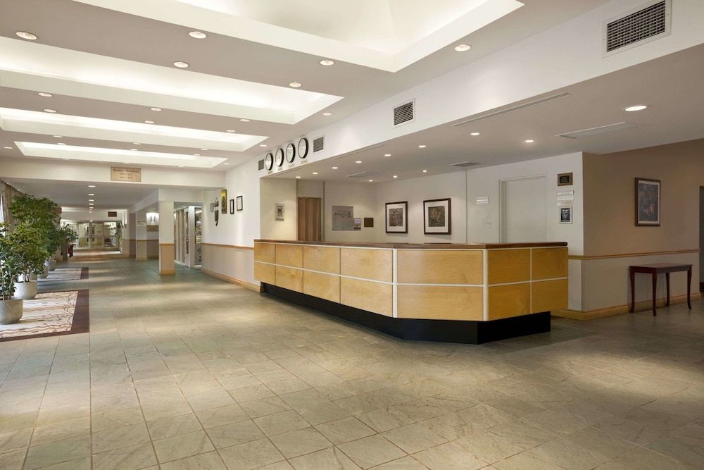 Travelodge by Wyndham Ottawa West 3