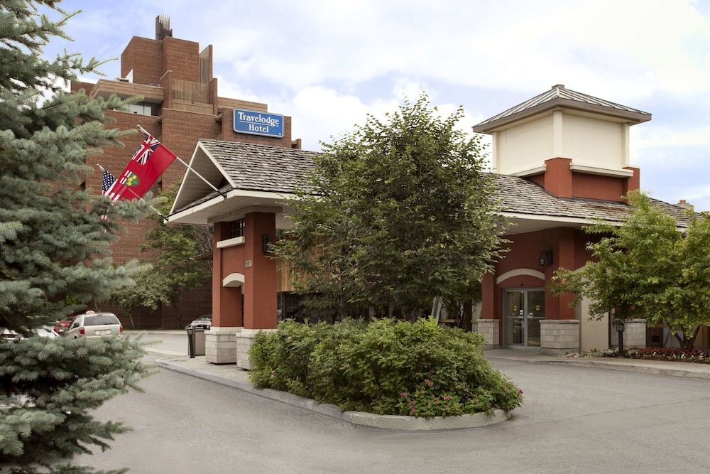 Travelodge by Wyndham Ottawa West 1