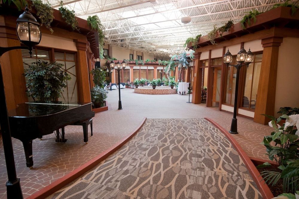 Canad Inns Destination Centre Fort Garry 2