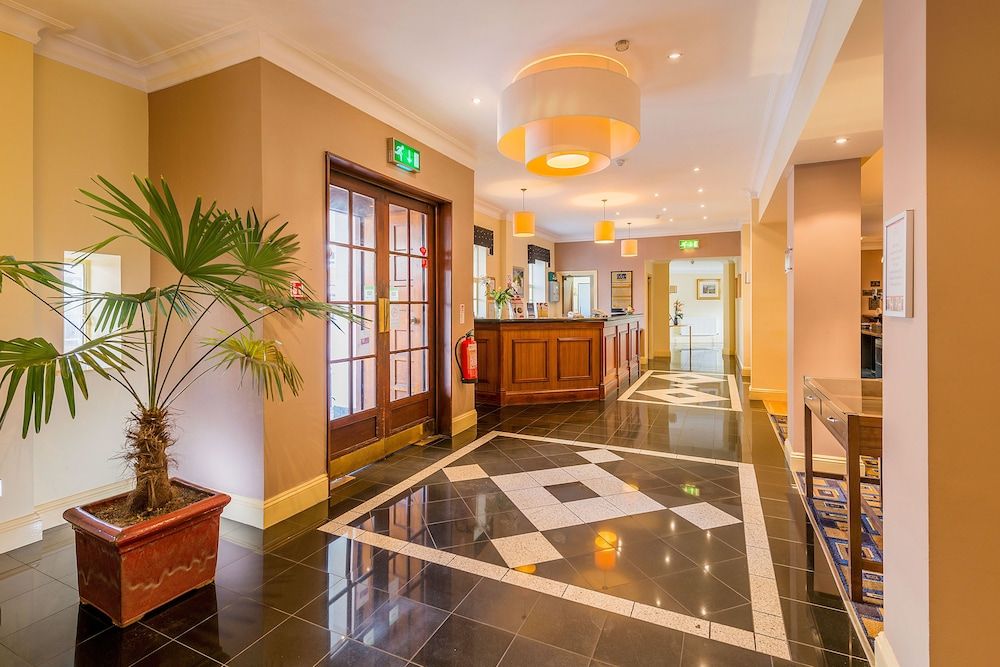 Ramada by Wyndham Loughborough Hotel 2