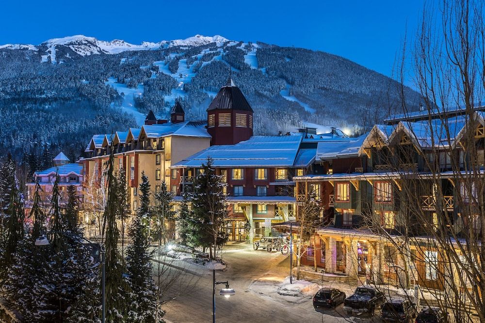Delta Hotels by Marriott Whistler Village Suites 4 estrellas en Whistler
