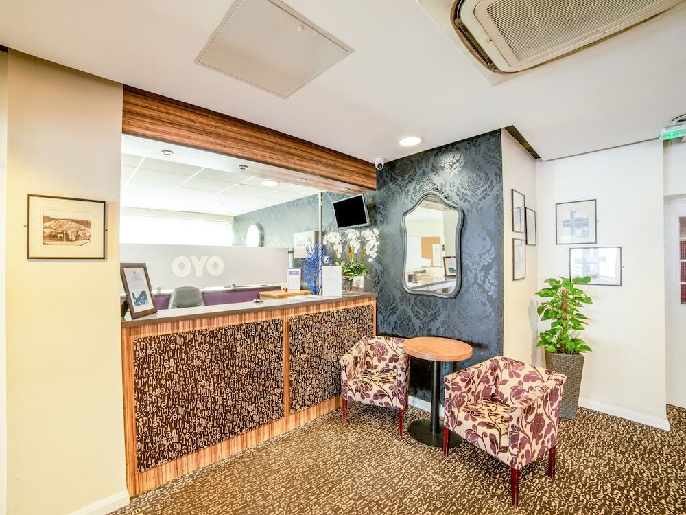 OYO The Bridge House Hotel 3