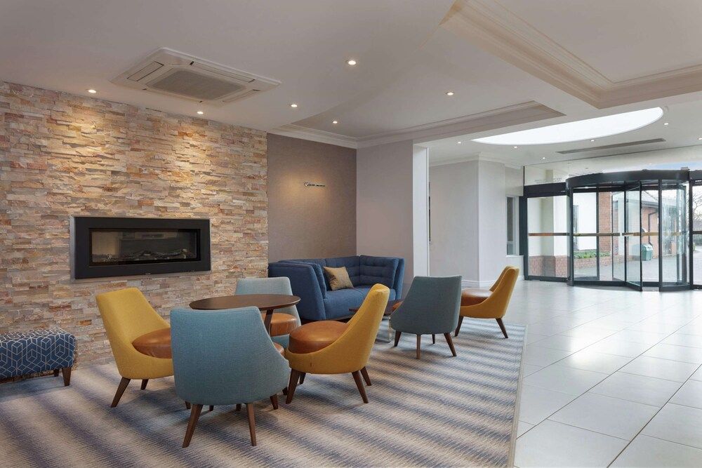 DoubleTree by Hilton Oxford Belfry 2