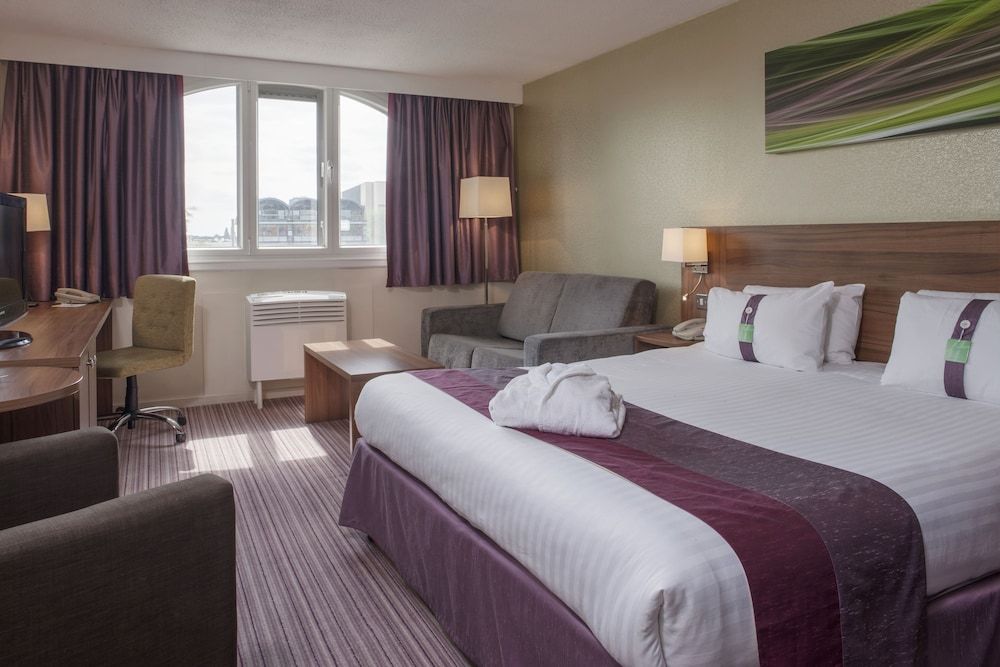 Holiday Inn Lincoln 3