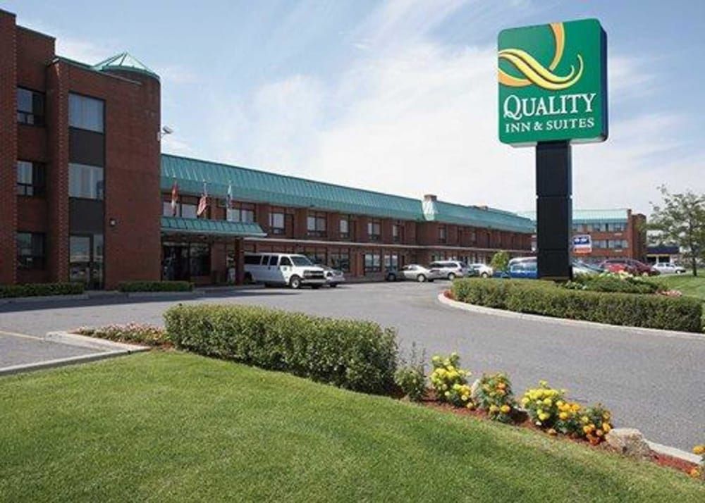 Quality Inn & Suites P.E. Trudeau Airport 1
