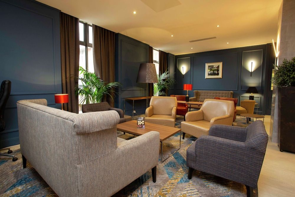 DoubleTree by Hilton Reading M4 J10 3