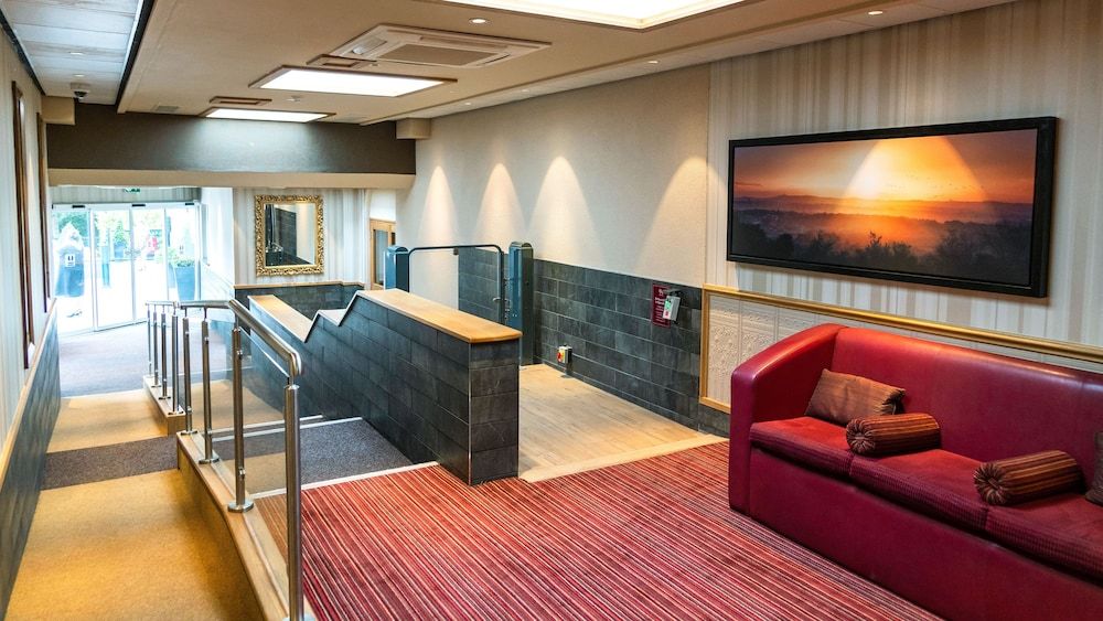 Fairlawns Hotel and Spa 3