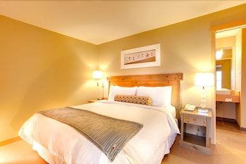 Kingfisher Oceanside Resort and Spa 3