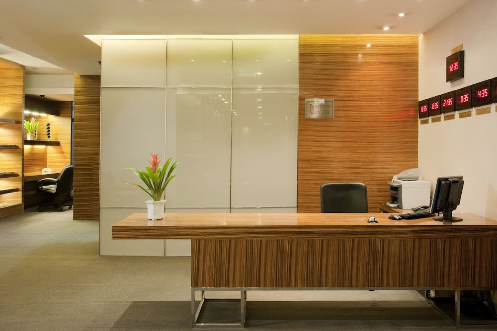 Holiday Inn Manila Galleria 2 Holiday Inn Manila Galleria 2