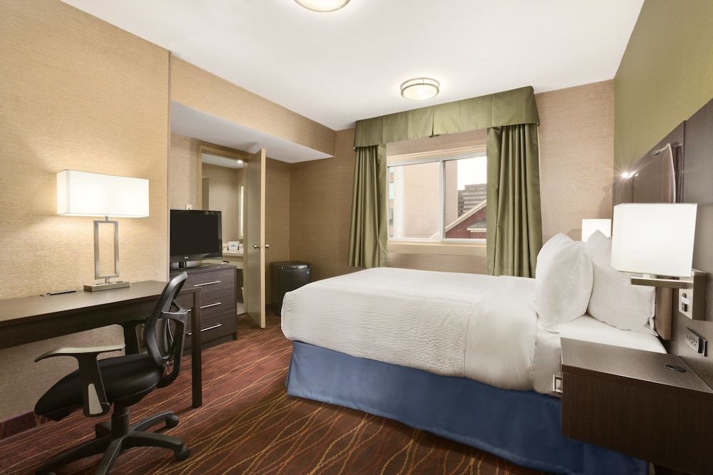 Days Inn by Wyndham Ottawa 2