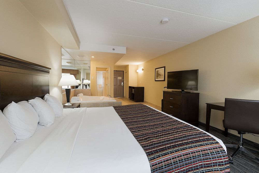 Country Inn & Suites by Radisson, Niagara Falls, ON 3
