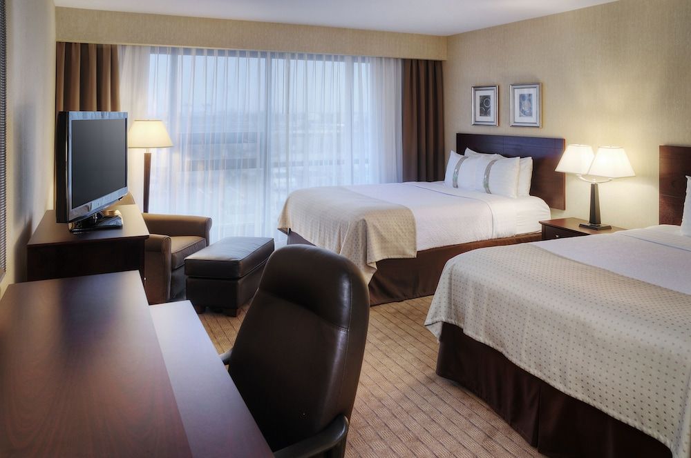 Holiday Inn Toronto Airport East 2