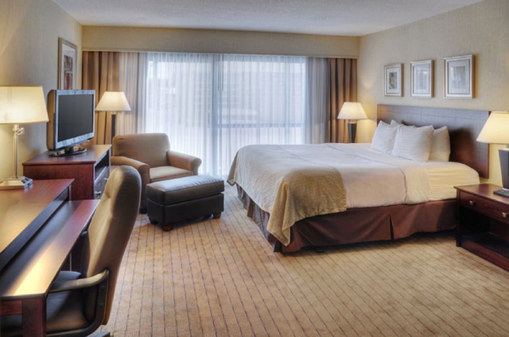 Holiday Inn Toronto Airport East 3