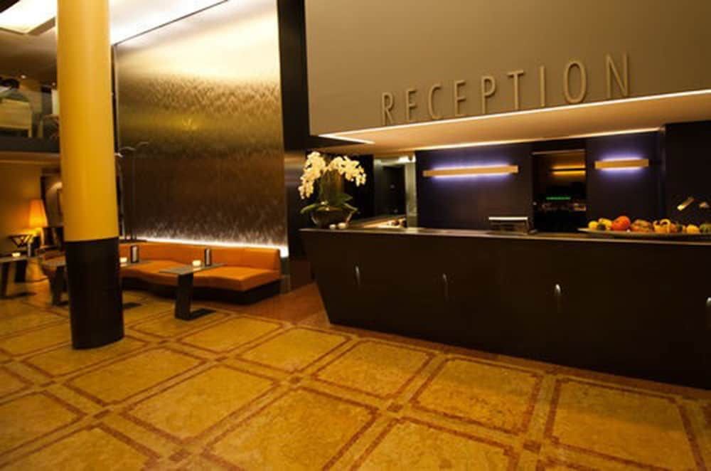 Central Plaza Hotel 2