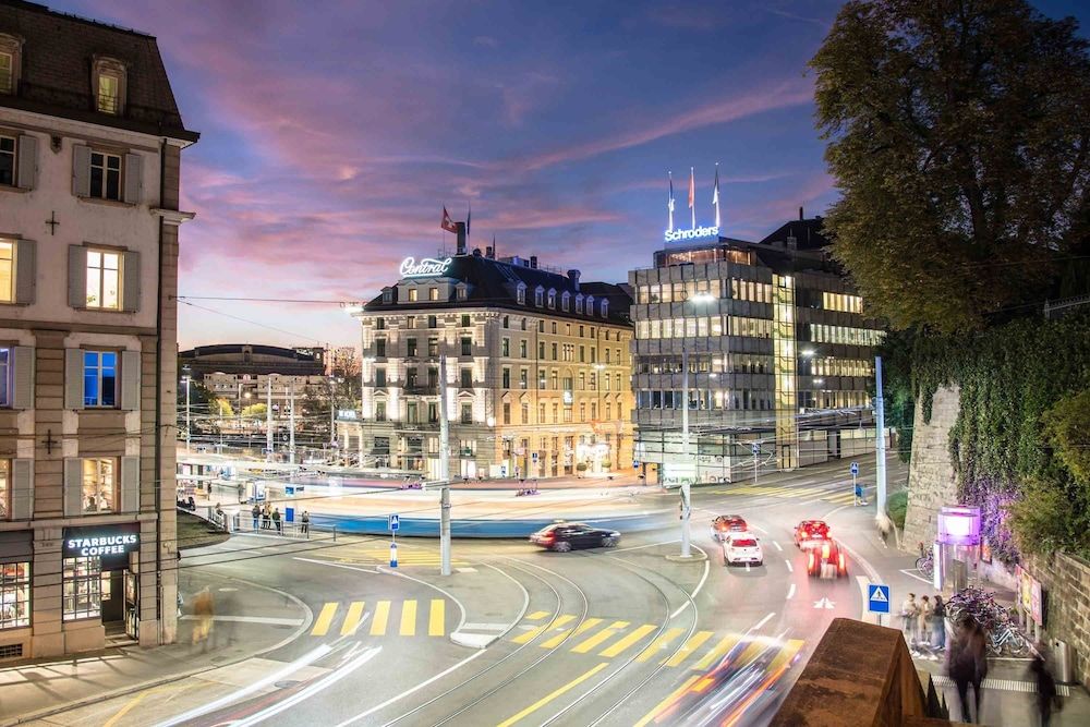 Central Plaza Hotel 1