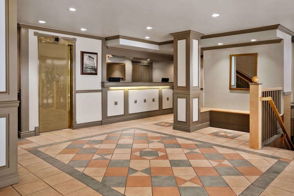 Days Inn by Wyndham Vancouver Downtown 3