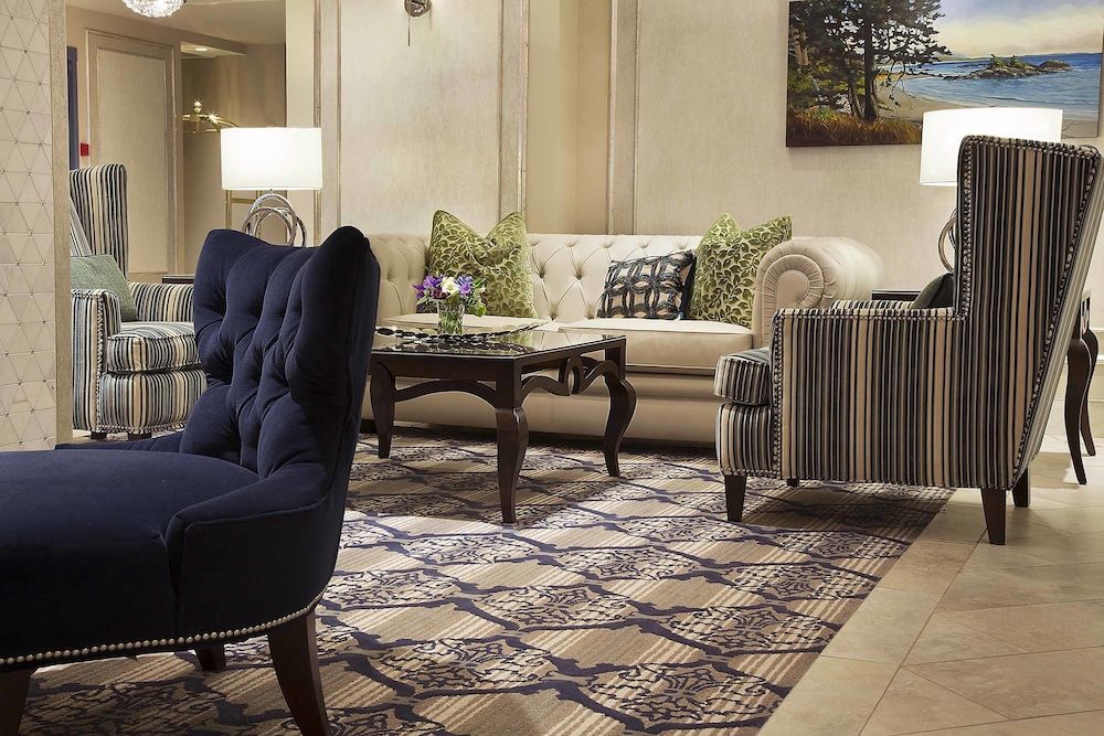 Chateau Victoria Hotel and Suites 3