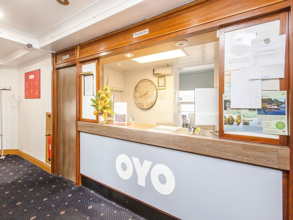 OYO Stade Court Hotel 2