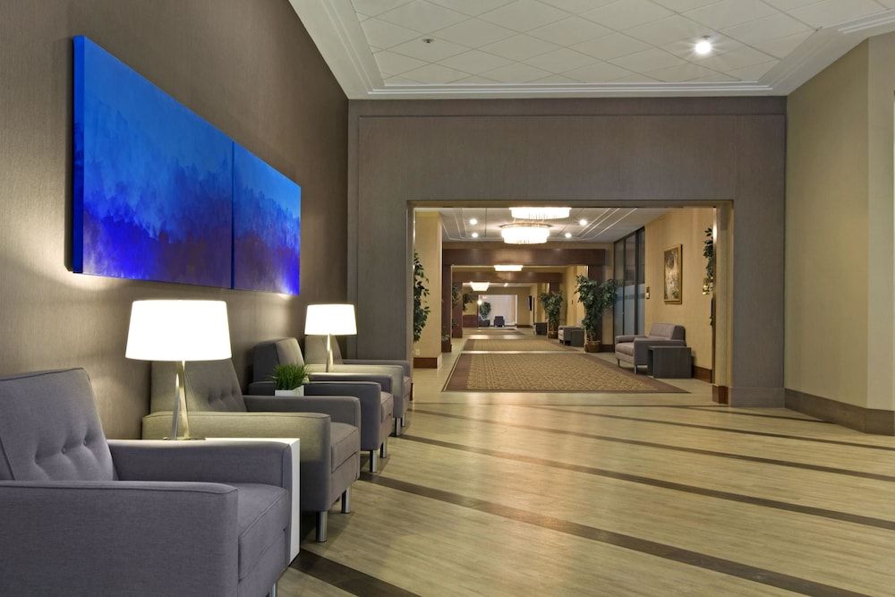 Best Western Premier Calgary Plaza Hotel & Conference Centre 3