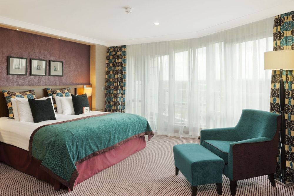 Crowne Plaza London- Gatwick Airport 2