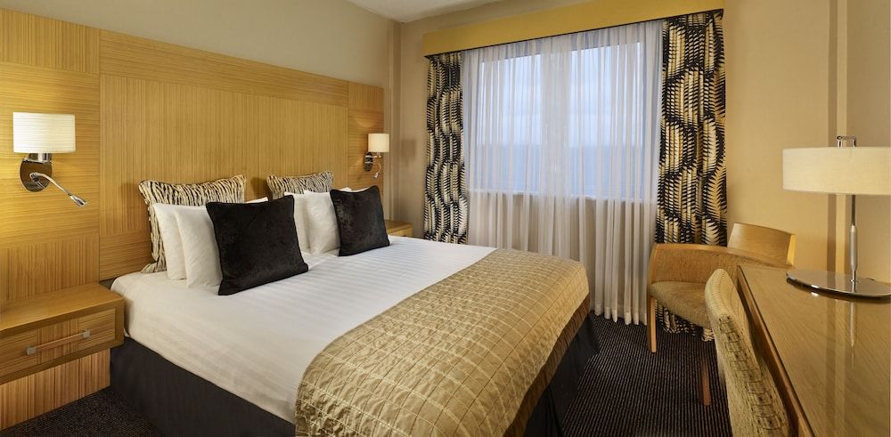 Crowne Plaza London- Gatwick Airport 3