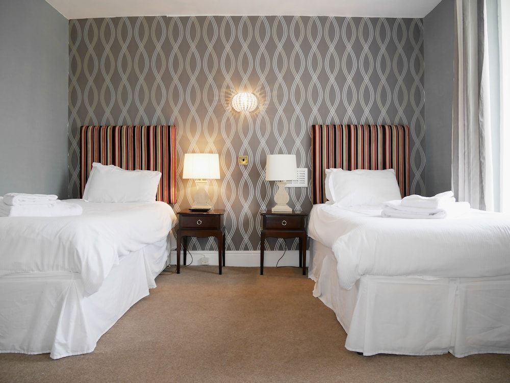 The Lansdowne Hotel 2