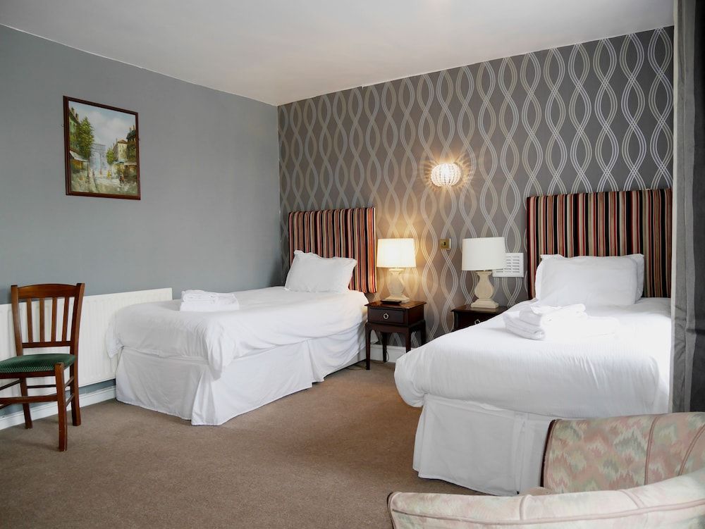 The Lansdowne Hotel 3