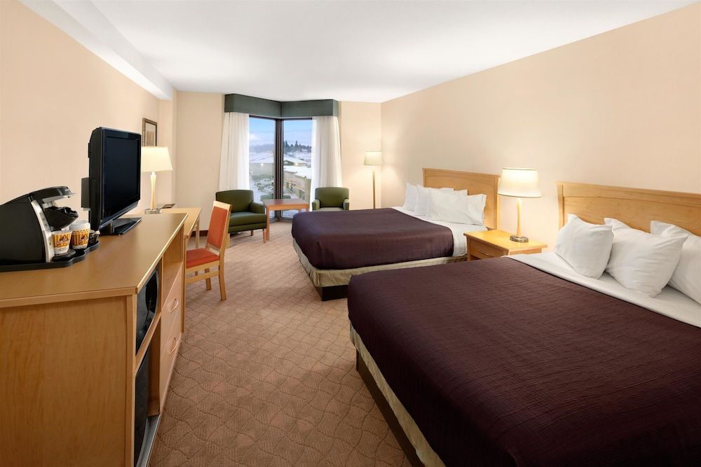 Travelodge by Wyndham Saskatoon 3
