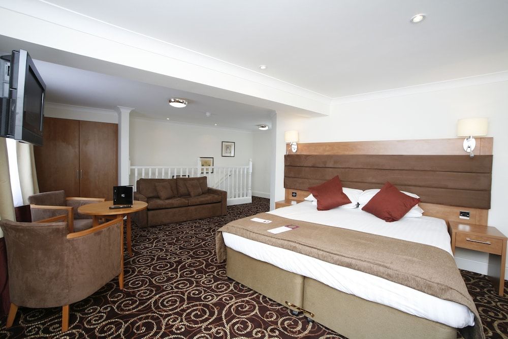 Legacy Rose and Crown Hotel 3