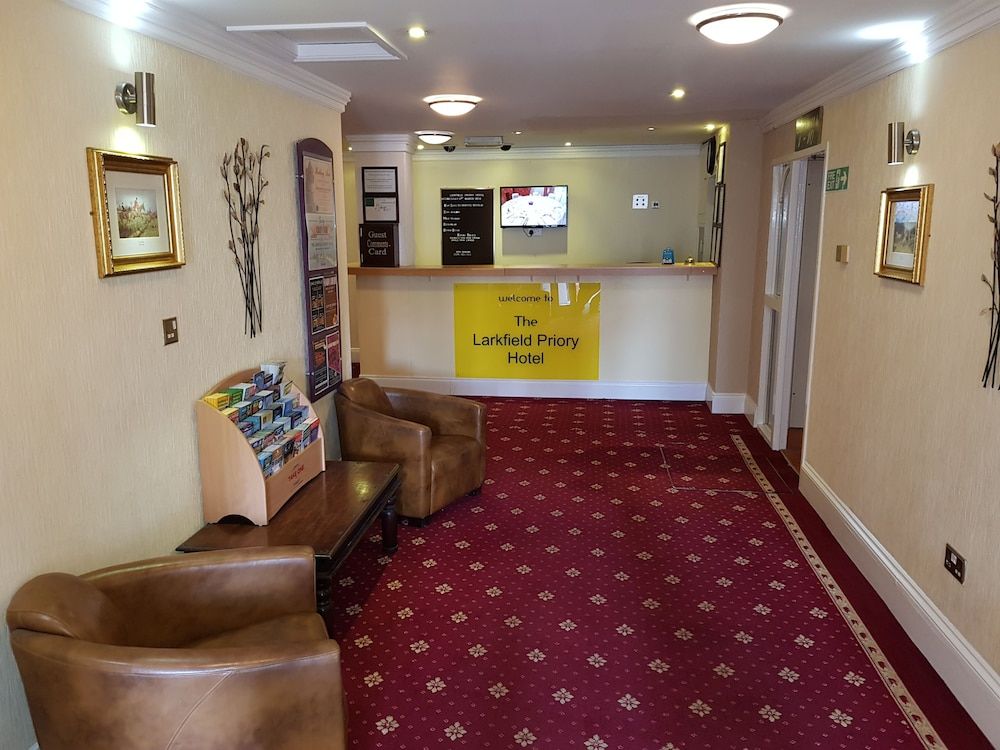 Larkfield Priory Hotel & Restaurant 2