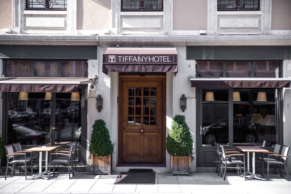 Tiffany 1