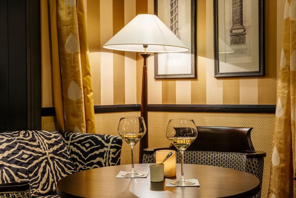 Small Luxury Hotel Ambassador a L'Opera 2 Small Luxury Hotel Ambassador a L'Opera 2