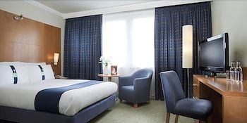 Holiday Inn Rochester Chatham 2