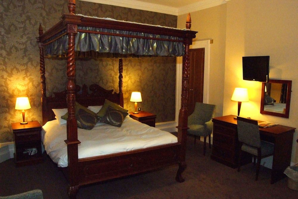 The Manor Hotel by Greene King Inns 2