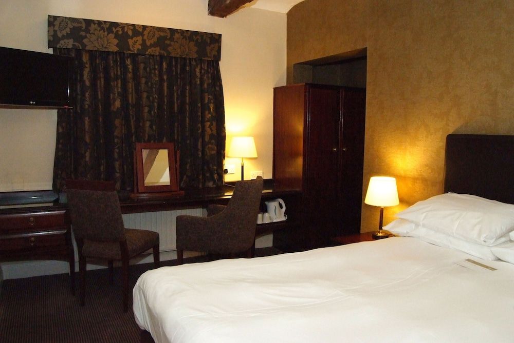 The Manor Hotel by Greene King Inns 3