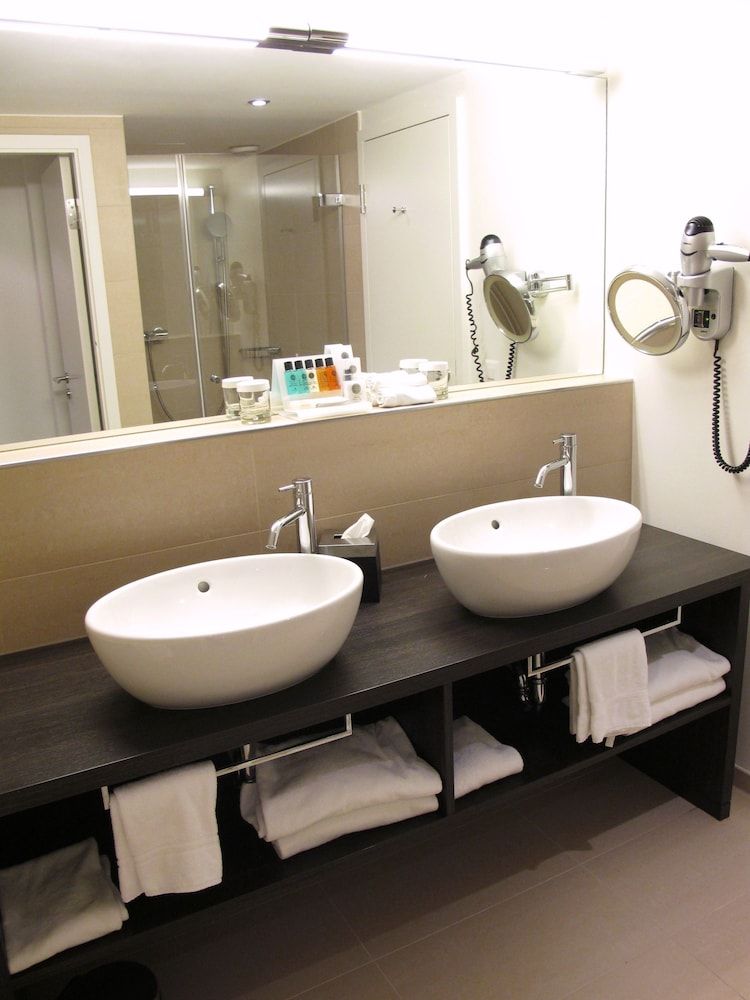 Crowne Plaza Zurich 2