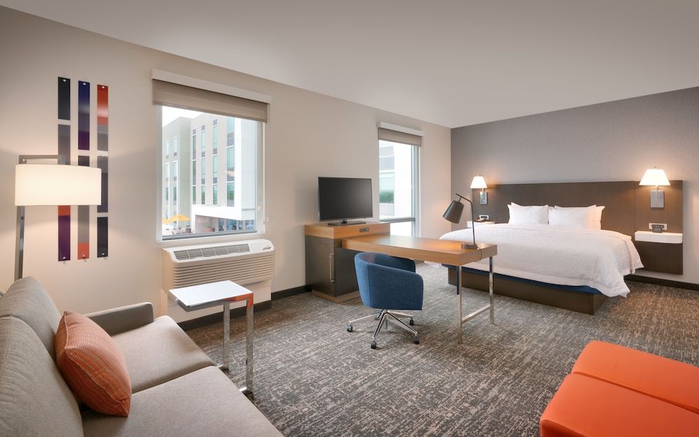 Hampton Inn & Suites Anaheim Convention Center 3